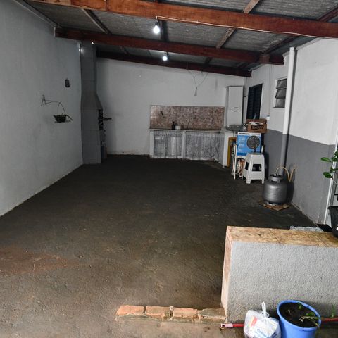 Casa à venda com 160m², 2 quartos e 1 vagaÁrea de Serviço