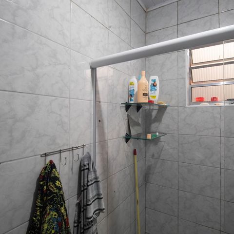 Casa à venda com 192m², 2 quartos e 1 vaga Casa à venda com 192m², 2 quartos e 1 vagaBanheiro