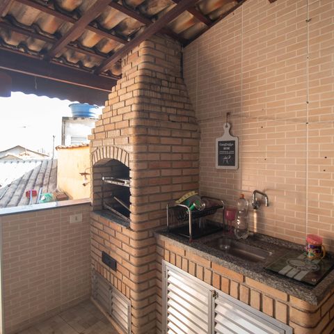 Casa à venda com 192m², 2 quartos e 1 vaga Casa à venda com 192m², 2 quartos e 1 vagaChurrasqueira