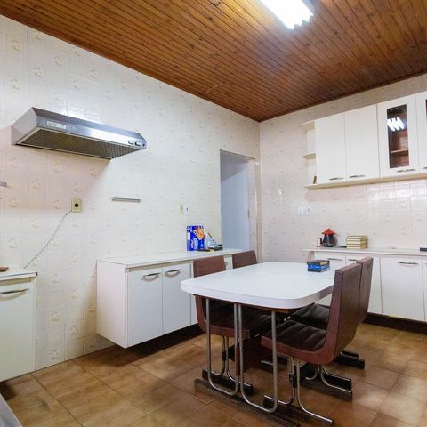 Casa à venda com 100m², 2 quartos e 2 vagas Casa à venda com 100m², 2 quartos e 2 vagasCozinha