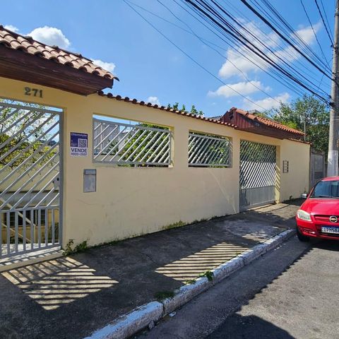 Casa à venda com 100m², 2 quartos e 2 vagas Casa à venda com 100m², 2 quartos e 2 vagasFachada