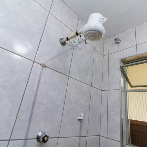 Casa à venda com 100m², 2 quartos e 2 vagas Casa à venda com 100m², 2 quartos e 2 vagasBanheiro 1