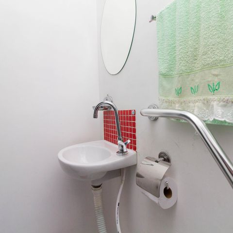 Casa à venda com 100m², 2 quartos e 2 vagas Casa à venda com 100m², 2 quartos e 2 vagasBanheiro 3