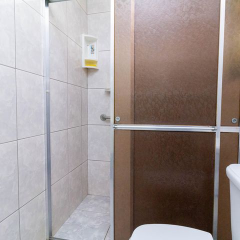 Casa à venda com 100m², 2 quartos e 2 vagas Casa à venda com 100m², 2 quartos e 2 vagasBanheiro 1