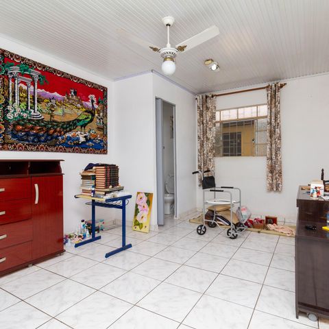 Casa à venda com 100m², 2 quartos e 2 vagas Casa à venda com 100m², 2 quartos e 2 vagasSala