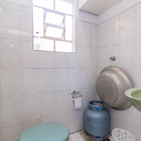 Casa à venda com 100m², 2 quartos e 2 vagas Casa à venda com 100m², 2 quartos e 2 vagasBanheiro 2