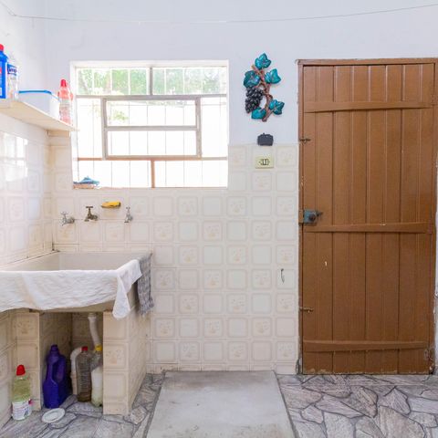 Casa à venda com 100m², 2 quartos e 2 vagas Casa à venda com 100m², 2 quartos e 2 vagasÁrea de Serviço