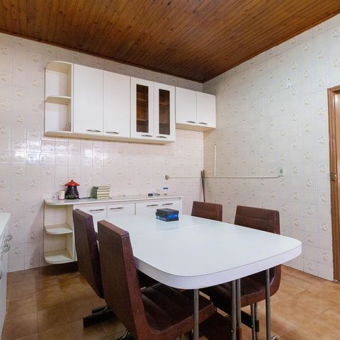 Casa à venda com 100m², 2 quartos e 2 vagas Casa à venda com 100m², 2 quartos e 2 vagasCozinha