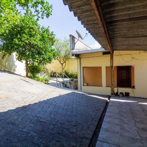 Casa à venda com 100m², 2 quartos e 2 vagas Casa à venda com 100m², 2 quartos e 2 vagasQuintal e Garagem