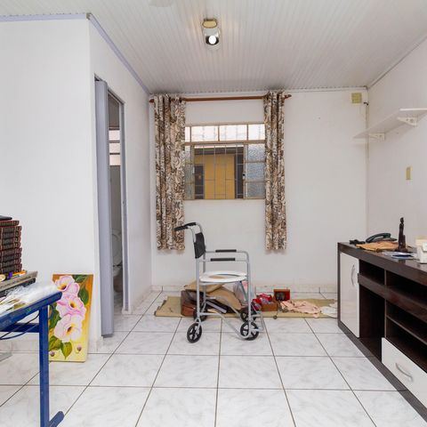 Casa à venda com 100m², 2 quartos e 2 vagas Casa à venda com 100m², 2 quartos e 2 vagasSala