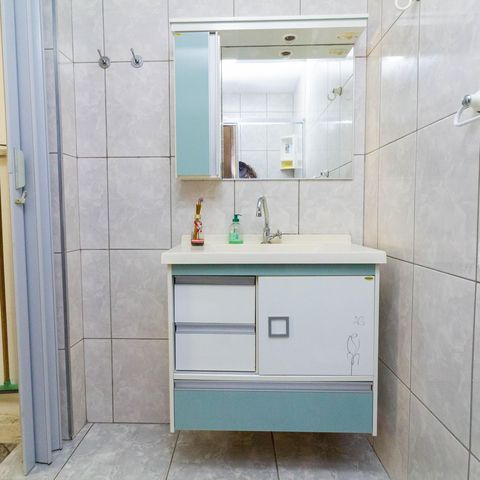 Casa à venda com 100m², 2 quartos e 2 vagas Casa à venda com 100m², 2 quartos e 2 vagasBanheiro 1