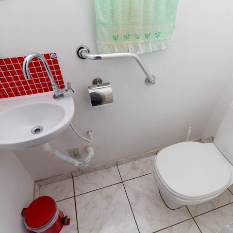 Casa à venda com 100m², 2 quartos e 2 vagas Casa à venda com 100m², 2 quartos e 2 vagasBanheiro 3