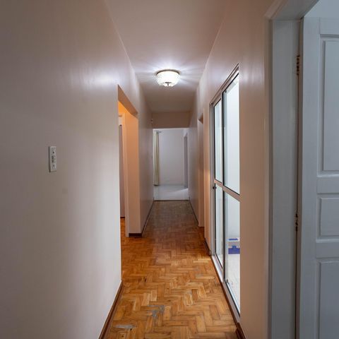 Casa para alugar com 300m², 3 quartos e sem vagaCorredor