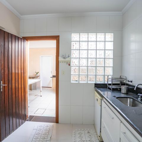 Casa para alugar com 300m², 3 quartos e sem vagaCozinha