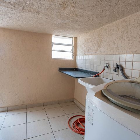 Casa para alugar com 300m², 3 quartos e sem vagaÁrea de serviço