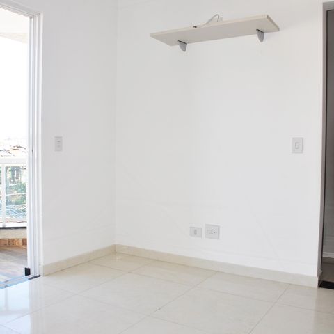 Casa à venda com 180m², 4 quartos e 4 vagas Casa à venda com 180m², 4 quartos e 4 vagasDetalhe - Quarto 01 com Closet e Suíte