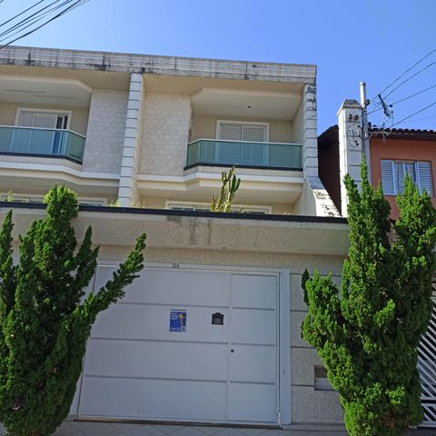 Casa à venda com 180m², 4 quartos e 4 vagas Casa à venda com 180m², 4 quartos e 4 vagasFachada do Imóvel