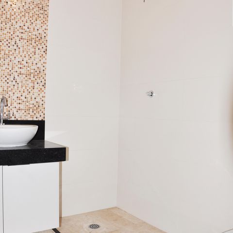 Casa à venda com 180m², 4 quartos e 4 vagas Casa à venda com 180m², 4 quartos e 4 vagasDetalhe - Suíte