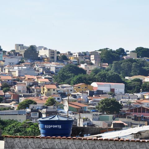 Casa à venda com 180m², 4 quartos e 4 vagas Casa à venda com 180m², 4 quartos e 4 vagasDetalhe - Vista do Quarto 02 com Suíte
