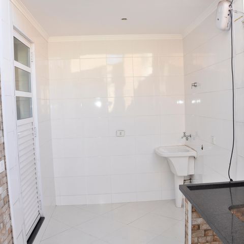 Casa à venda com 180m², 4 quartos e 4 vagas Casa à venda com 180m², 4 quartos e 4 vagasDetalhe - Área de Serviço