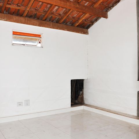 Casa à venda com 180m², 4 quartos e 4 vagas Casa à venda com 180m², 4 quartos e 4 vagasDetalhe - Souton
