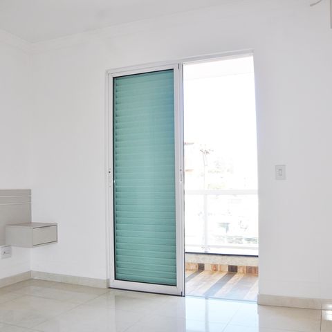 Casa à venda com 180m², 4 quartos e 4 vagas Casa à venda com 180m², 4 quartos e 4 vagasDetalhe - Quarto 01 com Closet e Suíte
