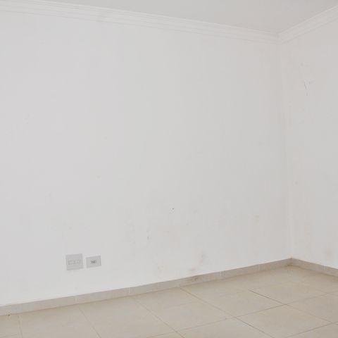 Casa à venda com 180m², 4 quartos e 4 vagas Casa à venda com 180m², 4 quartos e 4 vagasDetalhe - Dispensa ou Quarto 04