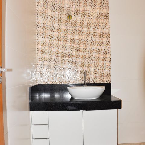 Casa à venda com 180m², 4 quartos e 4 vagas Casa à venda com 180m², 4 quartos e 4 vagasDetalhe - Suíte