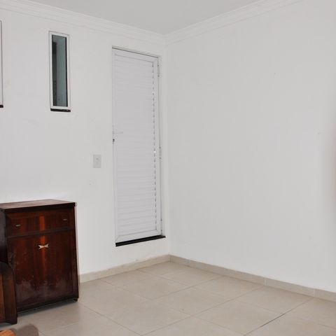Casa à venda com 180m², 4 quartos e 4 vagas Casa à venda com 180m², 4 quartos e 4 vagasDetalhe - Dispensa ou Quarto 04