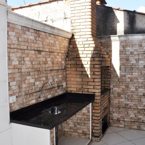 Casa à venda com 180m², 4 quartos e 4 vagas Casa à venda com 180m², 4 quartos e 4 vagasDetalhe - Churrasqueira