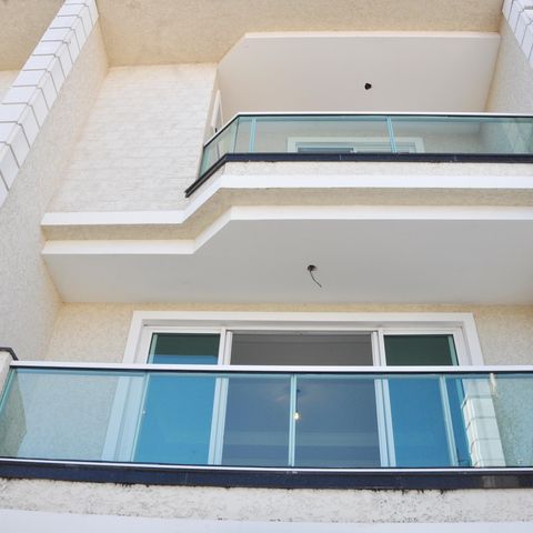 Casa à venda com 180m², 4 quartos e 4 vagas Casa à venda com 180m², 4 quartos e 4 vagasDetalhe - Fachada do Imóvel