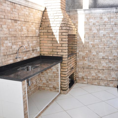 Casa à venda com 180m², 4 quartos e 4 vagas Casa à venda com 180m², 4 quartos e 4 vagasDetalhe - Churrasqueira