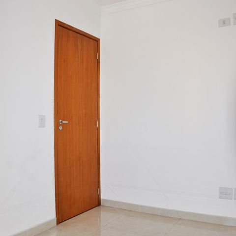 Casa à venda com 180m², 4 quartos e 4 vagas Casa à venda com 180m², 4 quartos e 4 vagasDetalhe - Quarto 03 com Suíte