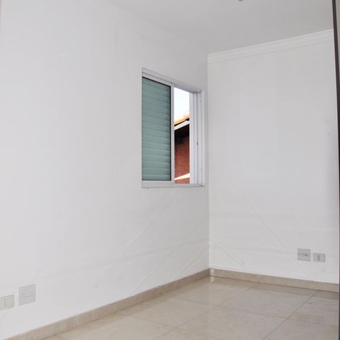 Casa à venda com 180m², 4 quartos e 4 vagas Casa à venda com 180m², 4 quartos e 4 vagasDetalhe - Quarto 02 com Suíte