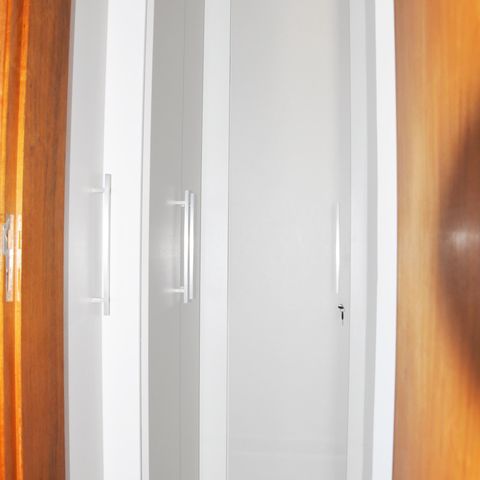 Casa à venda com 180m², 4 quartos e 4 vagas Casa à venda com 180m², 4 quartos e 4 vagasDetalhe - Closet