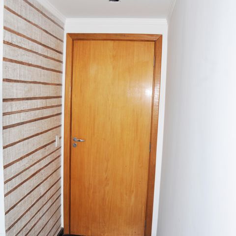 Casa à venda com 180m², 4 quartos e 4 vagas Casa à venda com 180m², 4 quartos e 4 vagasDetalhe - Hall entada