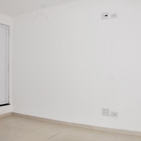 Casa à venda com 180m², 4 quartos e 4 vagas Casa à venda com 180m², 4 quartos e 4 vagasDetalhe - Dispensa ou Quarto 04