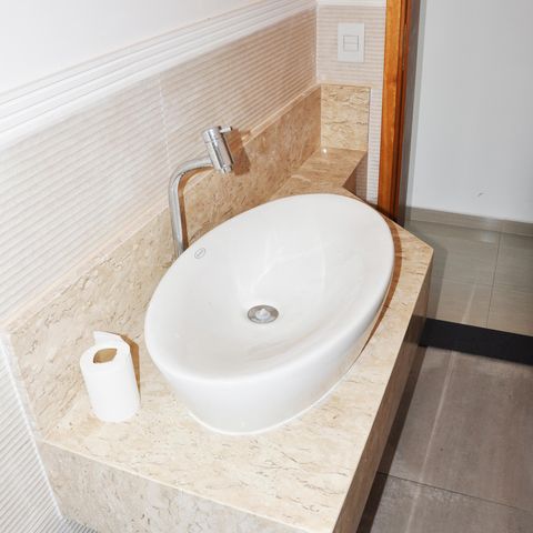 Casa à venda com 180m², 4 quartos e 4 vagas Casa à venda com 180m², 4 quartos e 4 vagasDetalhe - Lavabo
