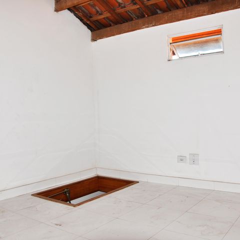 Casa à venda com 180m², 4 quartos e 4 vagas Casa à venda com 180m², 4 quartos e 4 vagasDetalhe - Souton