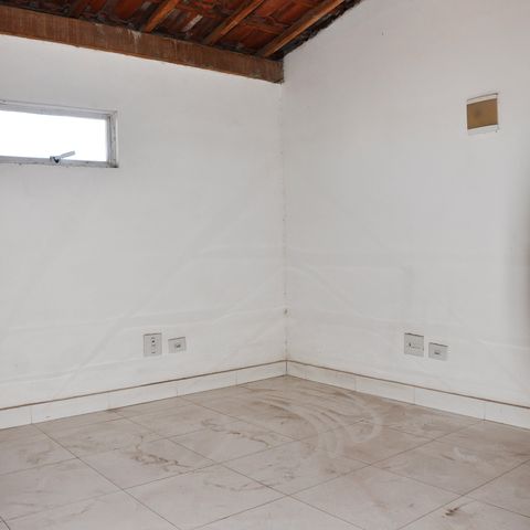 Casa à venda com 180m², 4 quartos e 4 vagas Casa à venda com 180m², 4 quartos e 4 vagasDetalhe - Souton