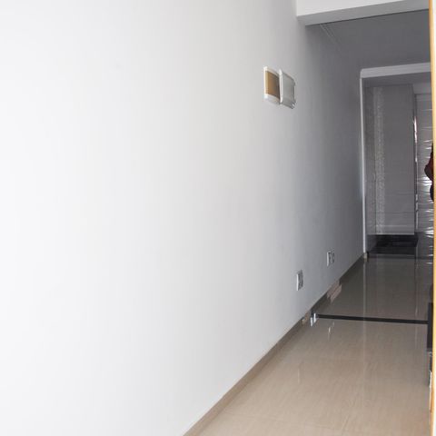Casa à venda com 180m², 4 quartos e 4 vagas Casa à venda com 180m², 4 quartos e 4 vagasDetalhe - Corredor