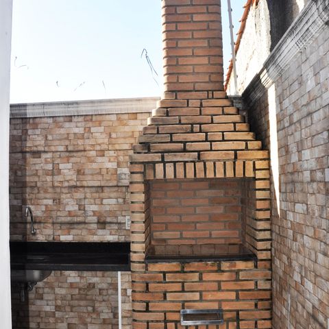 Casa à venda com 180m², 4 quartos e 4 vagas Casa à venda com 180m², 4 quartos e 4 vagasDetalhe - Churrasqueira