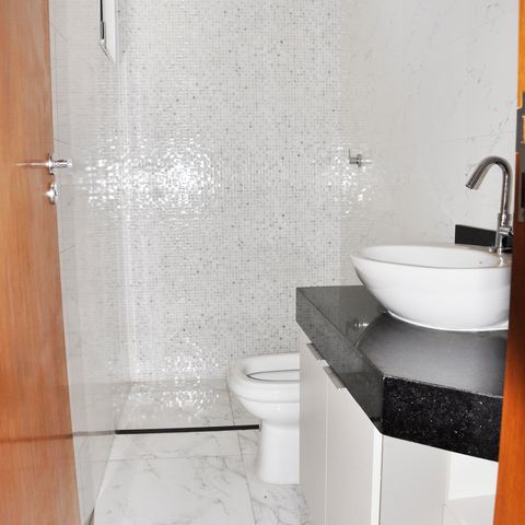 Casa à venda com 180m², 4 quartos e 4 vagas Casa à venda com 180m², 4 quartos e 4 vagasDetalhe - Suíte
