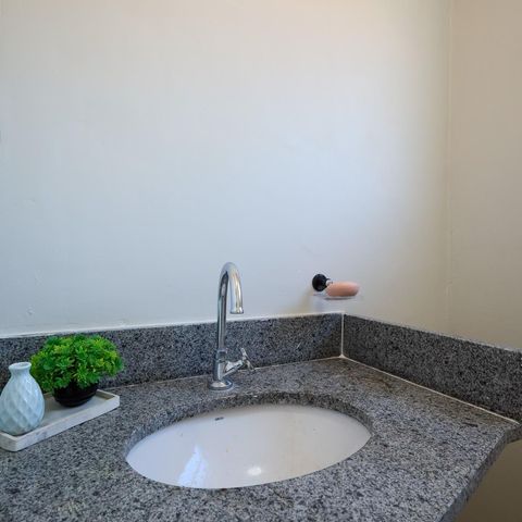 Casa à venda com 200m², 4 quartos e 2 vagasrooftop banheiro