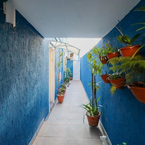 Casa à venda com 200m², 4 quartos e 2 vagasCorredor entrada 