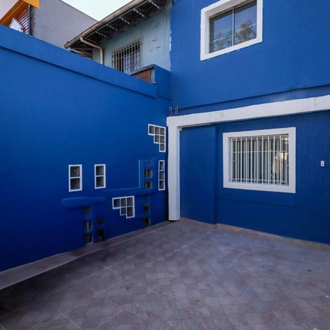 Casa à venda com 200m², 4 quartos e 2 vagasFachada garagem