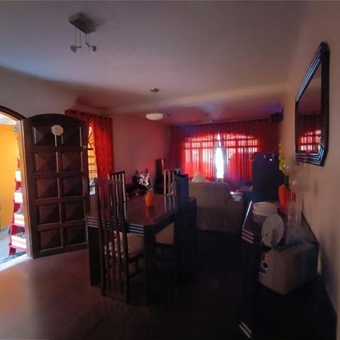 Casa à venda com 234m², 3 quartos e 3 vagas