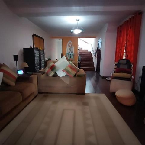 Casa à venda com 234m², 3 quartos e 3 vagas