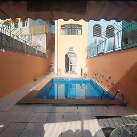 Casa à venda com 234m², 3 quartos e 3 vagas