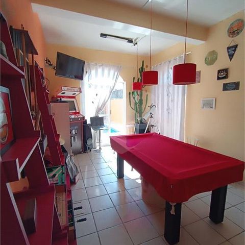 Casa à venda com 234m², 3 quartos e 3 vagas